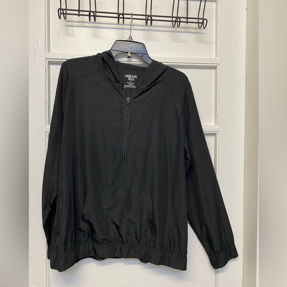 Cascade Blue Womens 1/2 Zip Hoodie Size XL Black front Pocket Long Sleeve polyes
